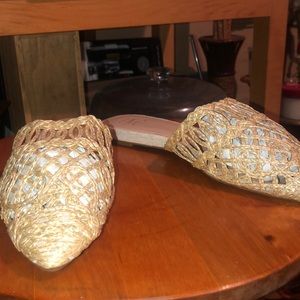 sold $20. I N C International Concept